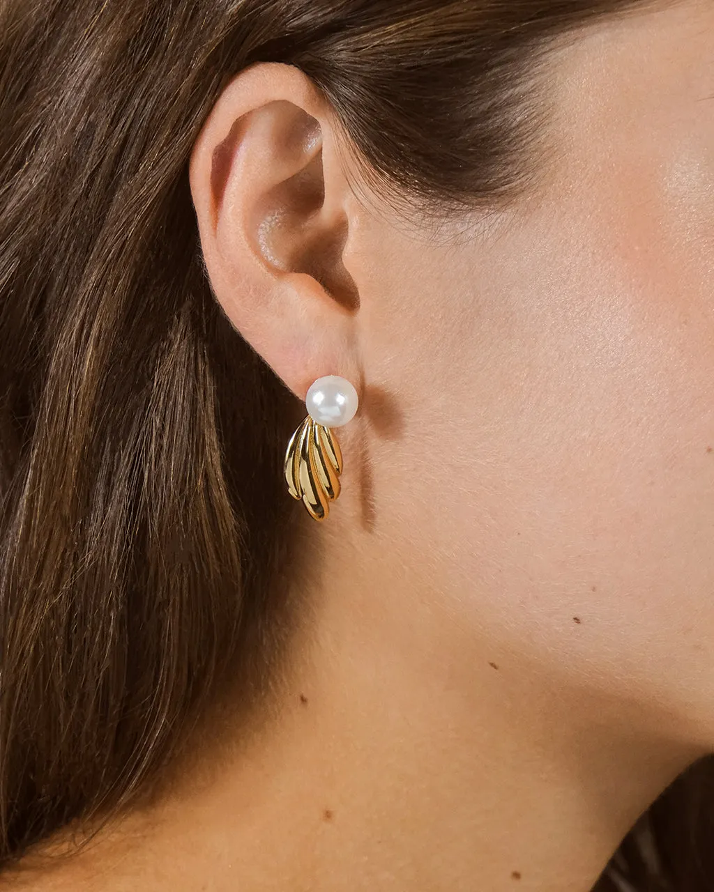 Chérie Pearl Shell Drop Stud Earrings