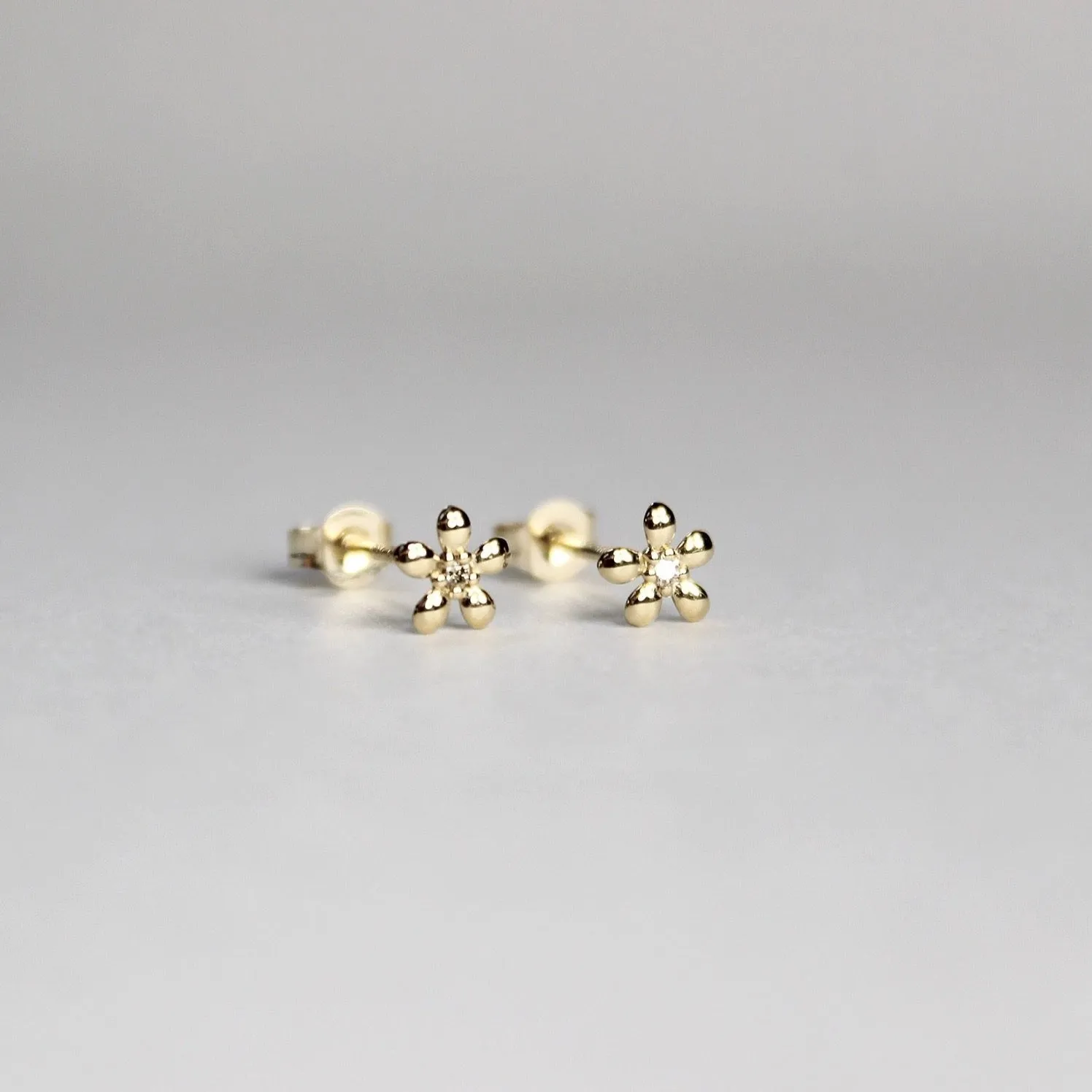 Daisy Studs