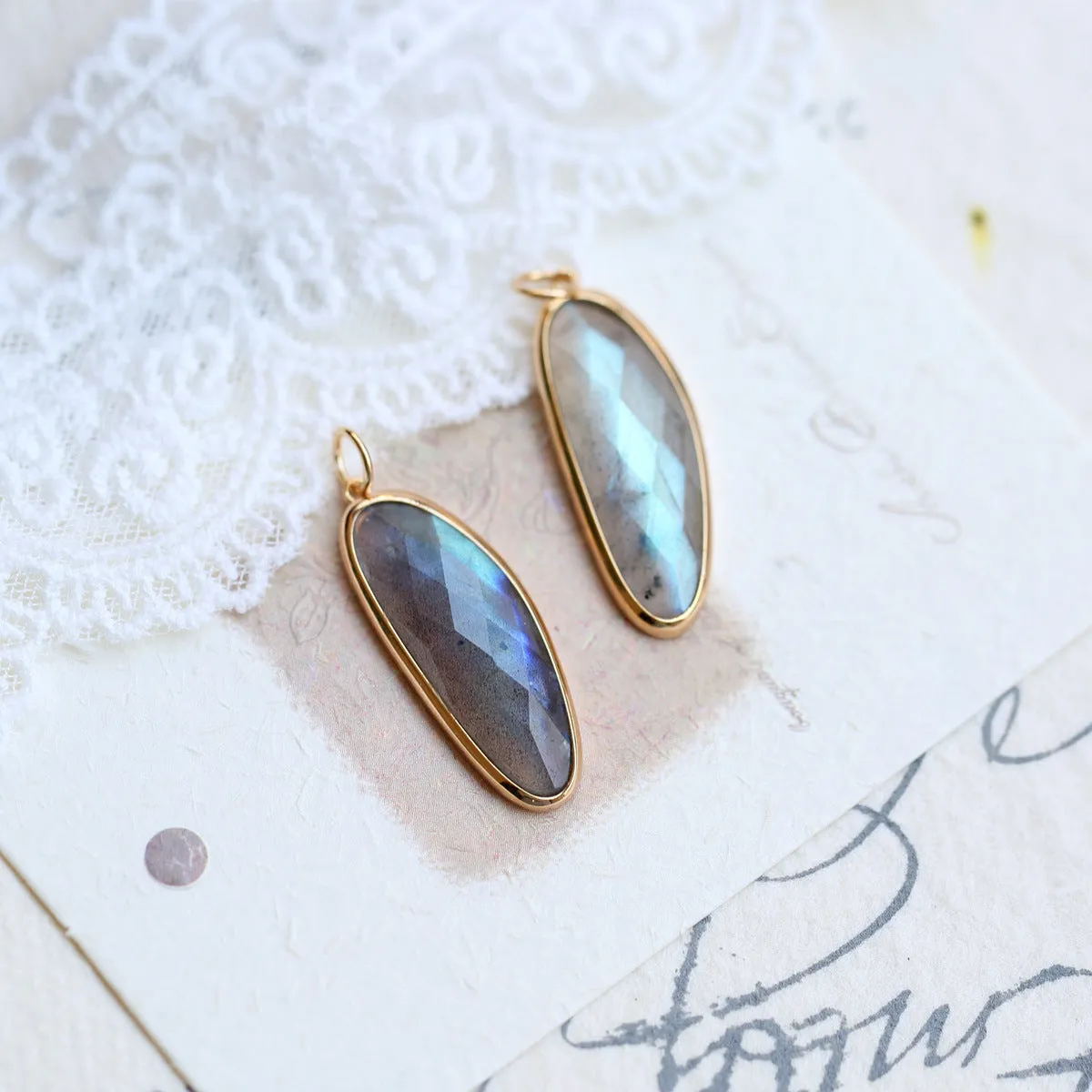 French Retro Asymmetric Labradorite Pendant