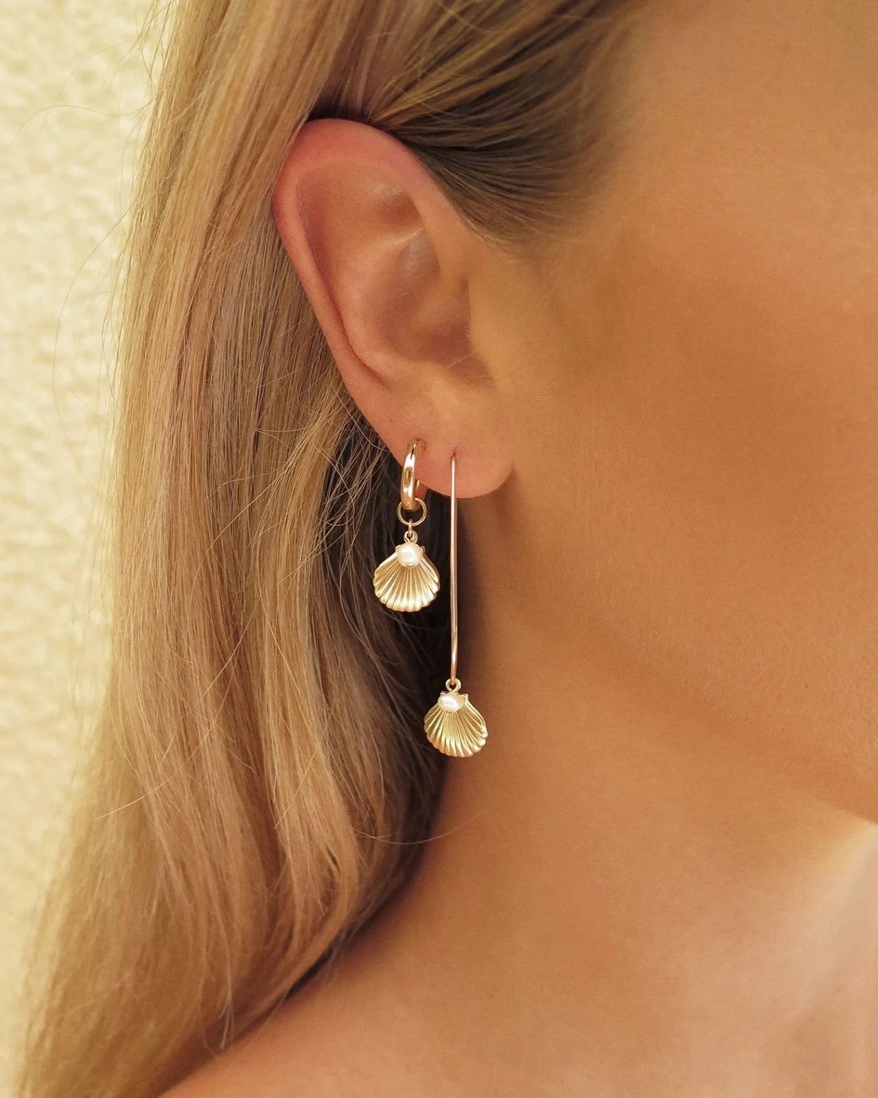 Freshwater Pearl Clam Teardrop Hoop Earrings