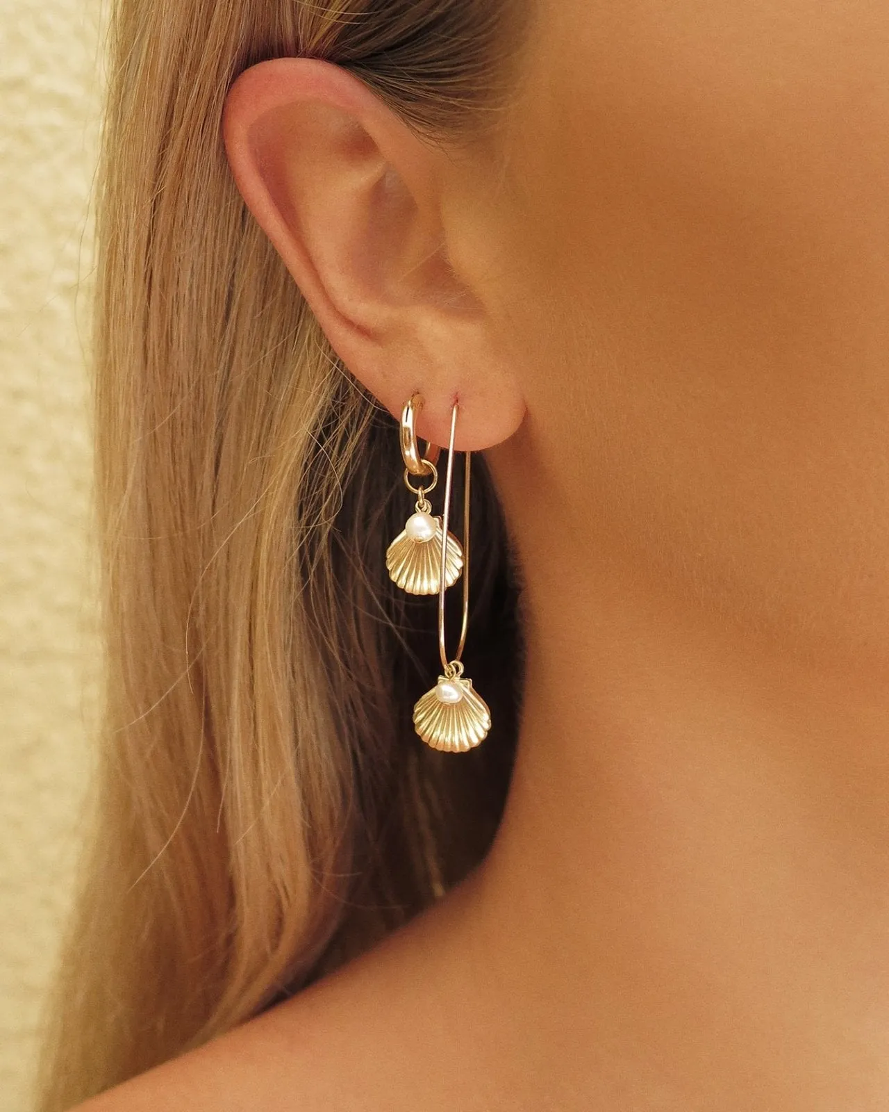 Freshwater Pearl Clam Teardrop Hoop Earrings