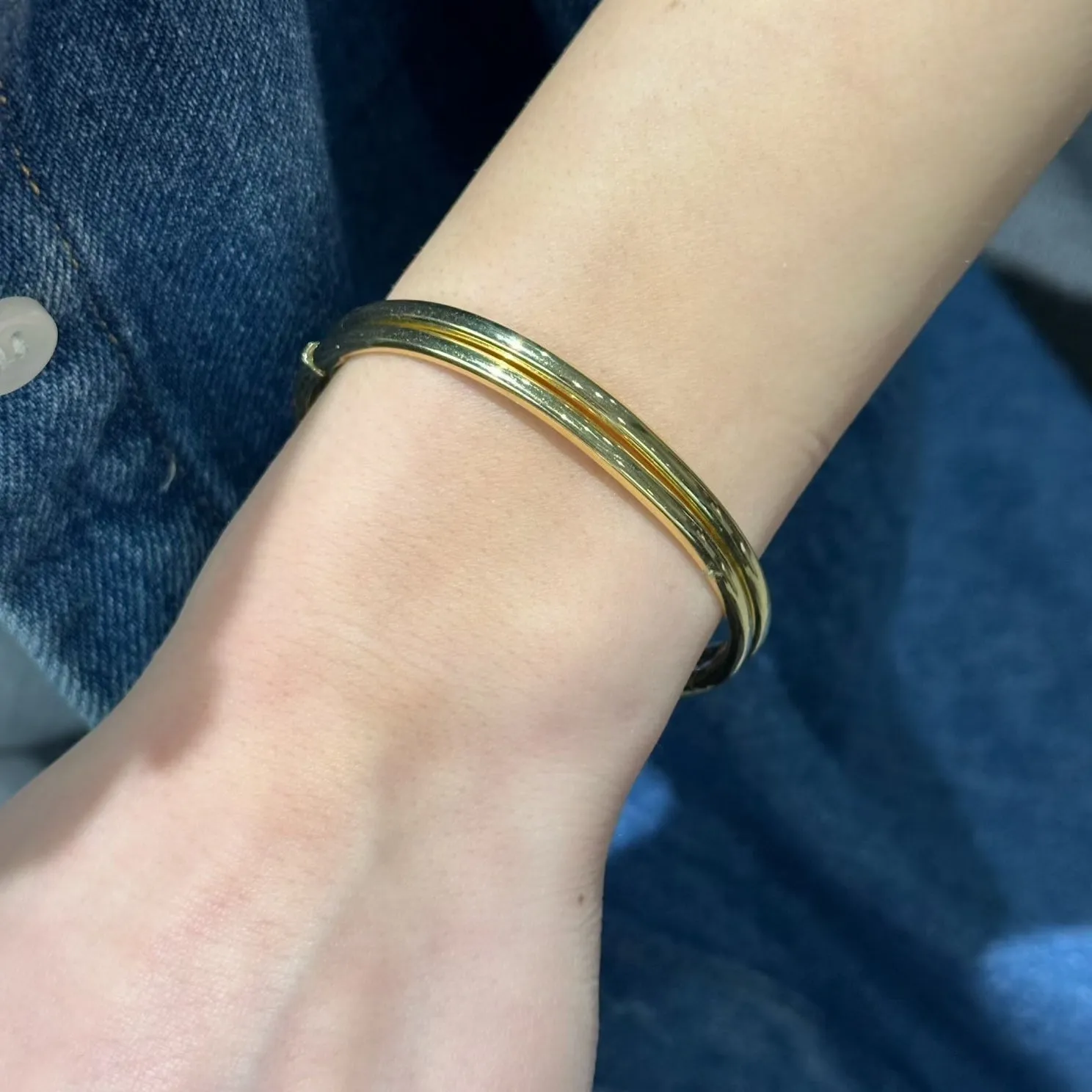 PLAIN GOLD BANGLE