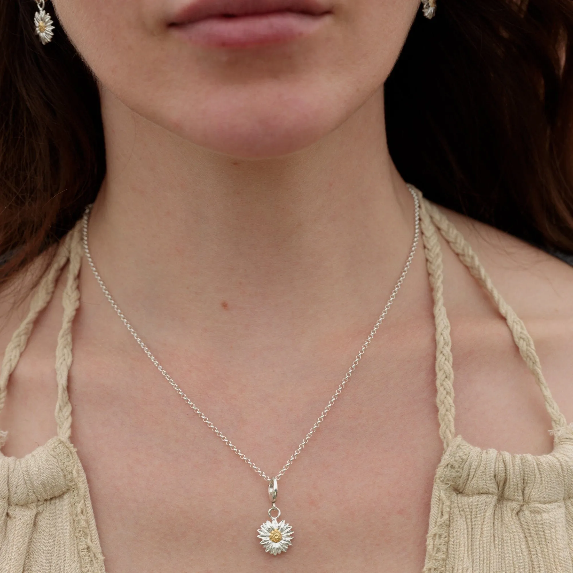 Silver Daisy Jewellery Set With Stud Earrings