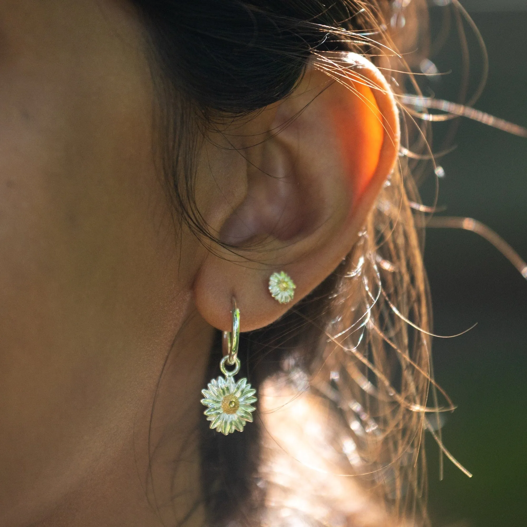 Silver Daisy Jewellery Set With Stud Earrings