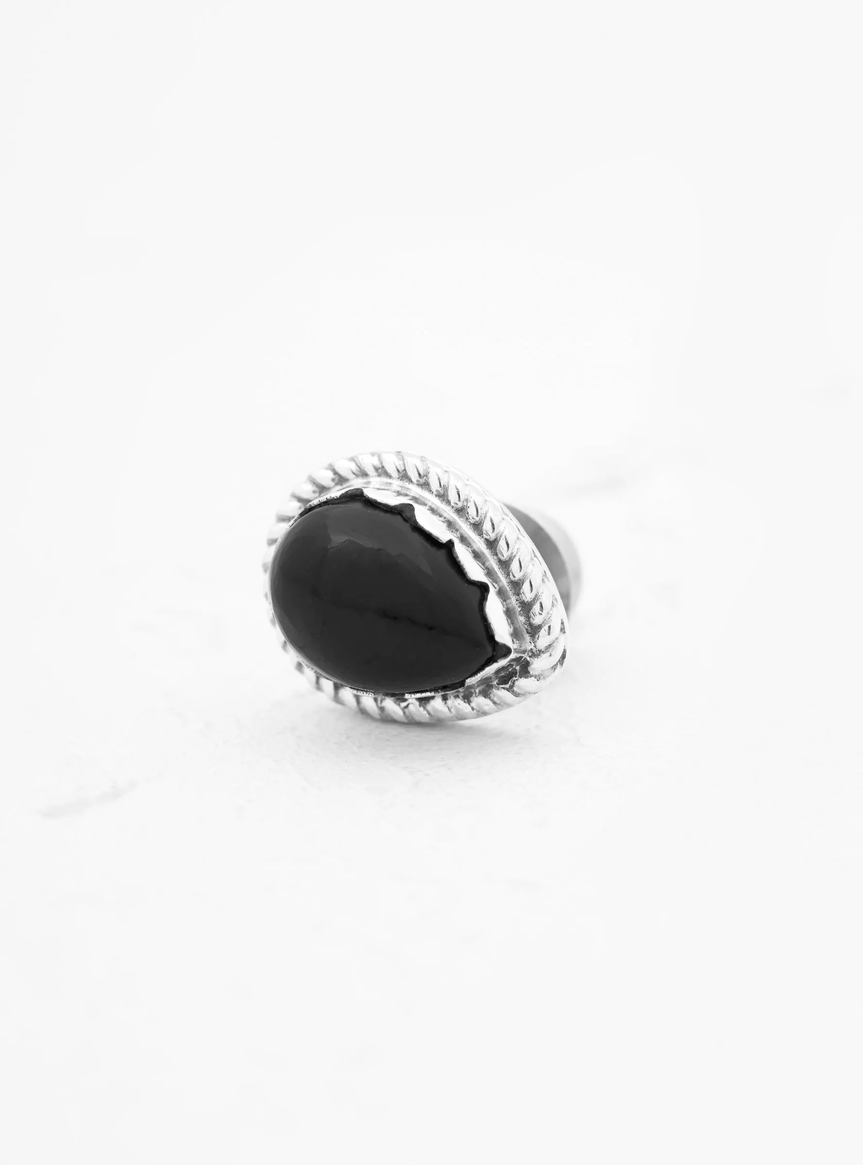 Stone Teardrop Pin Brooch Black